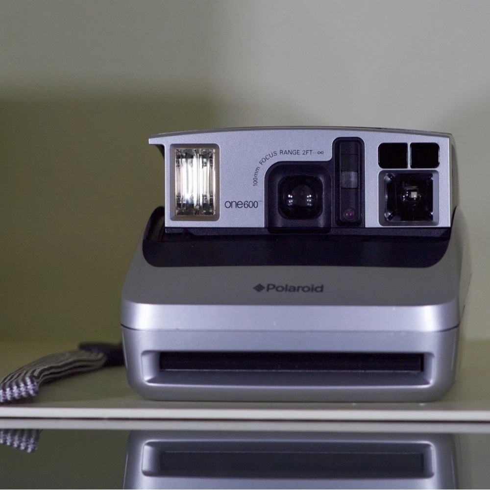 Vintage Polaroid Camera with Strap Retro One 600 Instant Film Camera AS IS 📸🎞️🤳